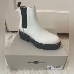 Brand new Marc Fisher ivory leather Chelsea boots